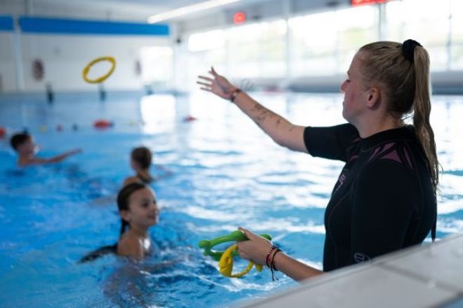 Zwemles voor ieder kind: hier leren kinderen met een beperking veilig zwemmen